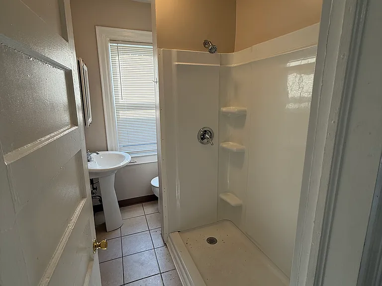 439 W Ferry St #6 — Photo 16