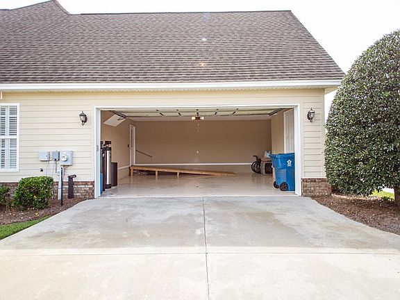 3rd image of 6108 Cottonwood Ln