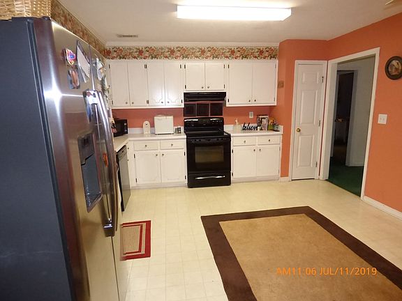 3rd image of 739 Palm Dr