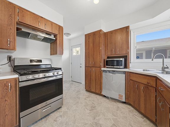 4th image of 2204 Joanna Ave