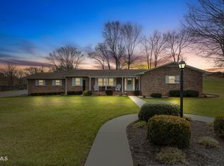 207 Beaumont Ln, Bluff City, TN 37618