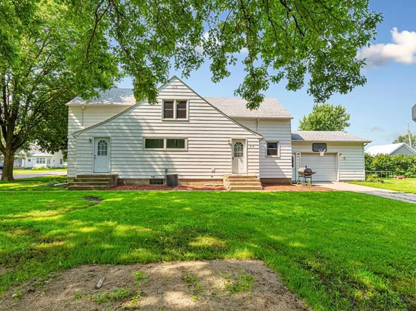 212 14th St, Heron Lake, MN 56137