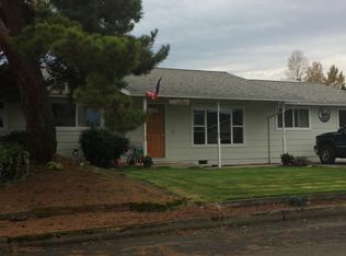 806 E 7th St, Molalla, OR 97038