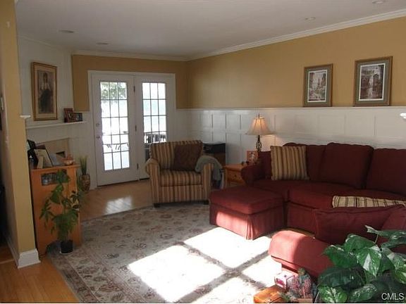 3rd image of 2701 Eaton Ct