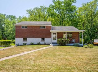 111 Amity Rd, Glenshaw, PA 15116