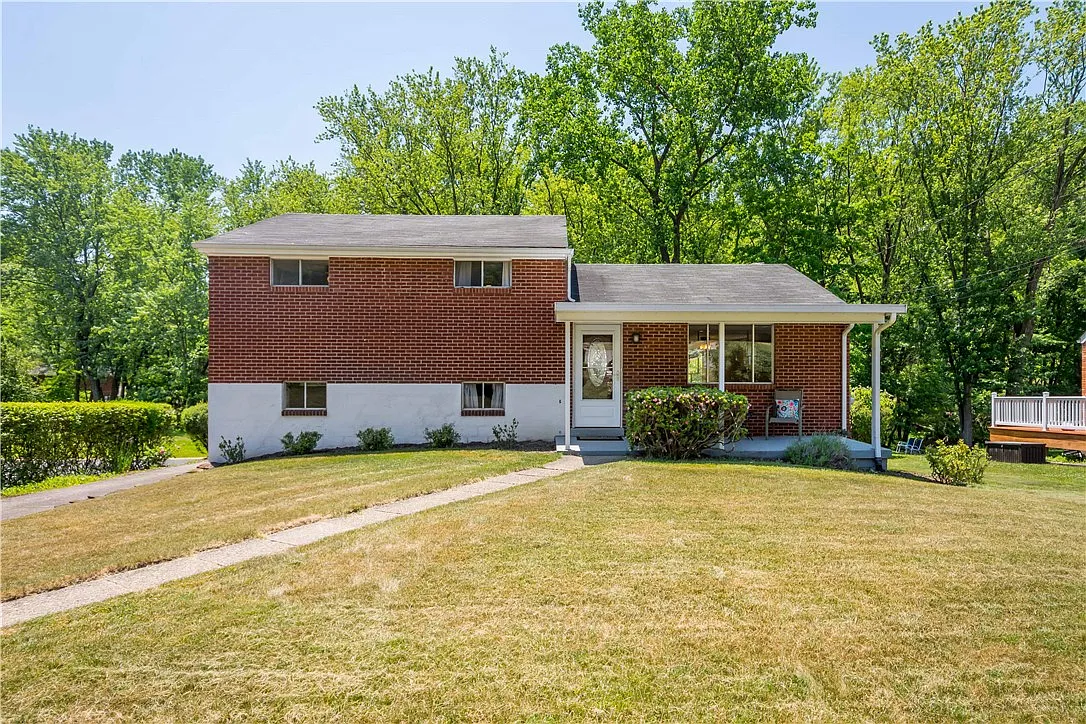 111 Amity Rd photo 1