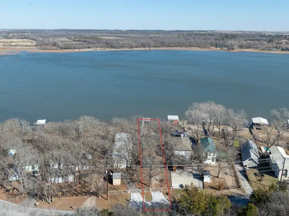 1154 W Lake Dr, Weatherford, TX 76087