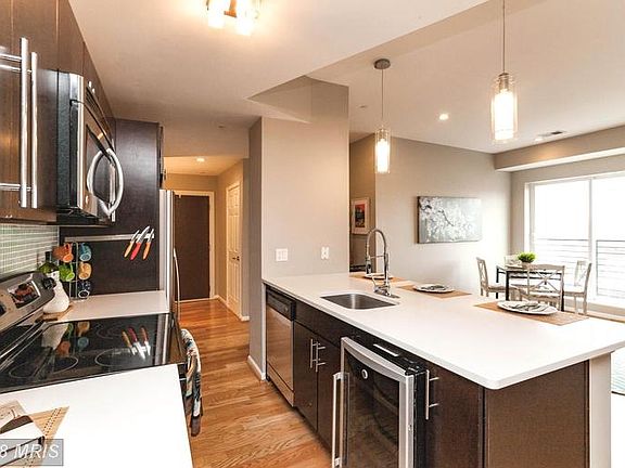Featuring Stainless Appliances 
