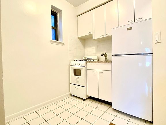 5th image of 415 E 81st St APT 5C
