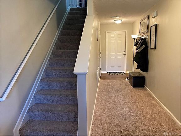 5th image of 104 Hill Cir