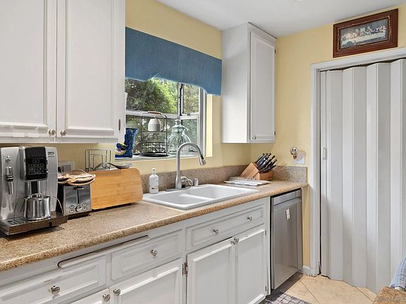 3rd image of 8820 Haveteur Way
