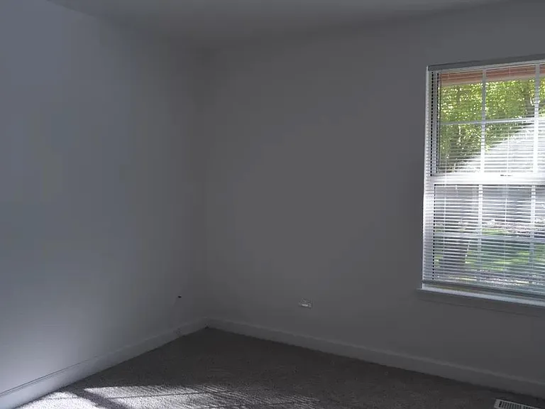 2213 Camden Ln — Photo 11