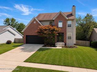 302 Woodland Lakes Dr, La Grange, KY 40031