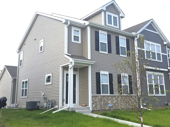 1472 Olde Highlander Dr, Oconomowoc, WI 53066