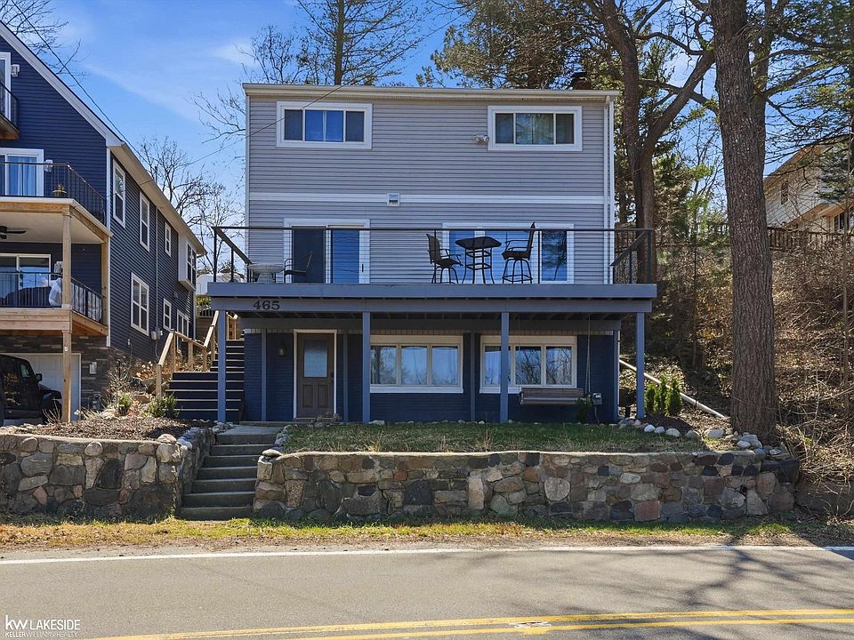 1st image of 465 Heights Rd
