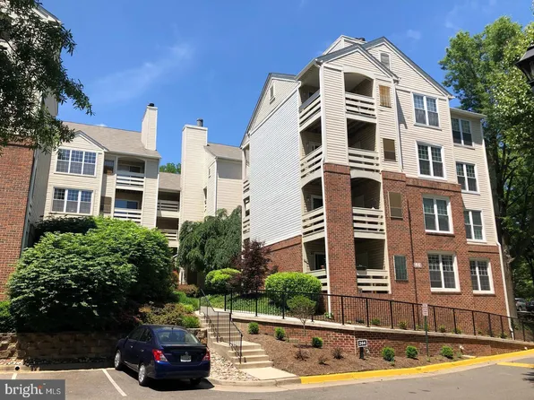 244 S Reynolds St APT 111, Alexandria, VA 22304