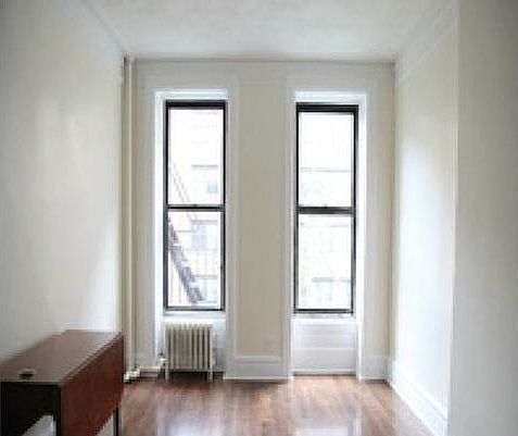 3rd image of 529 E 81st St