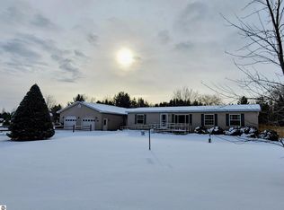 870 Quail Dr SW, Kalkaska, MI 49646