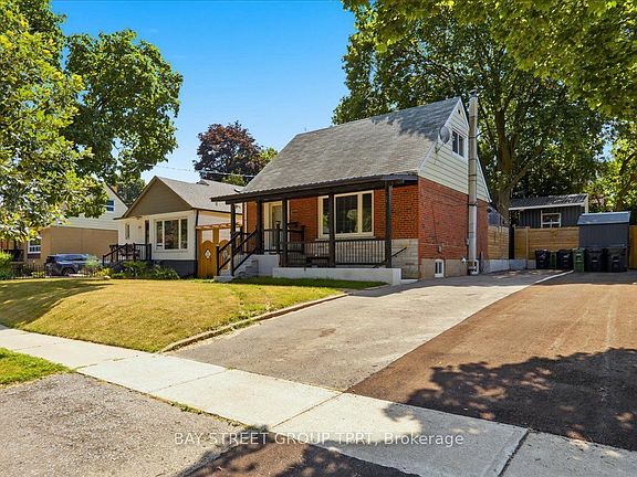 3rd image of 134 Clearbrooke Cir