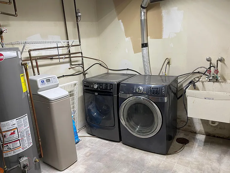 Lower level laundry room