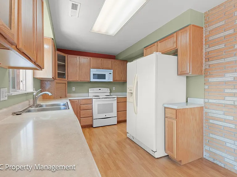 4780 Cody Ave — Photo 15