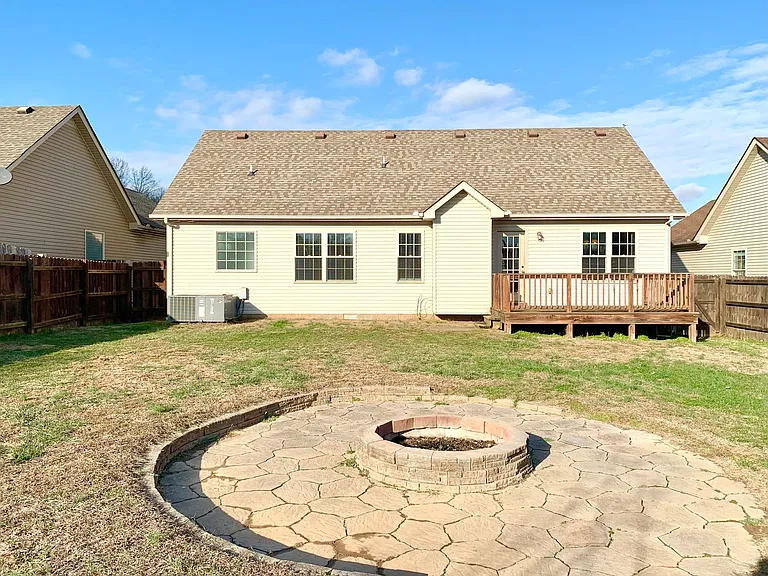 842 Shelton Cir — Photo 30