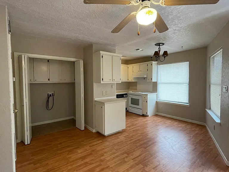 296 Friendship Ln #22 — Photo 4
