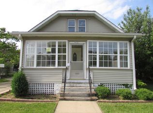 608 North Ave, Aurora, IL 60505