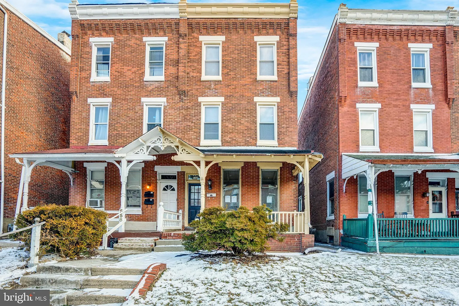 556 Stanbridge St photo 1