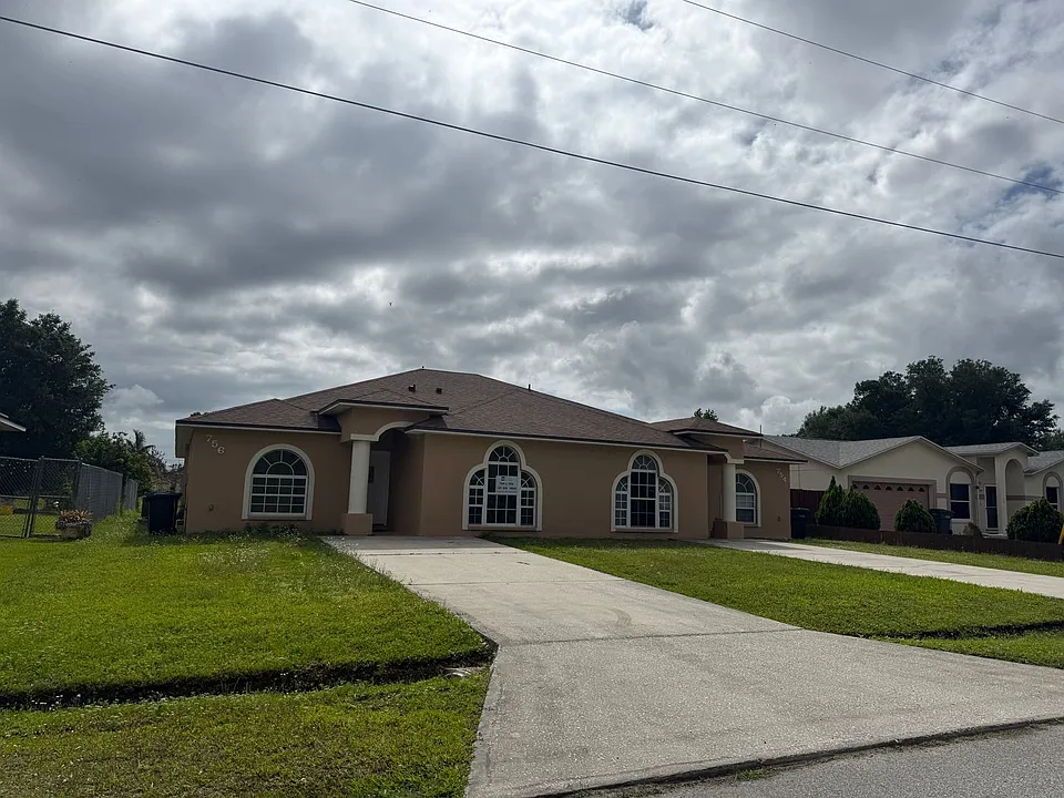 756 Camel Ct