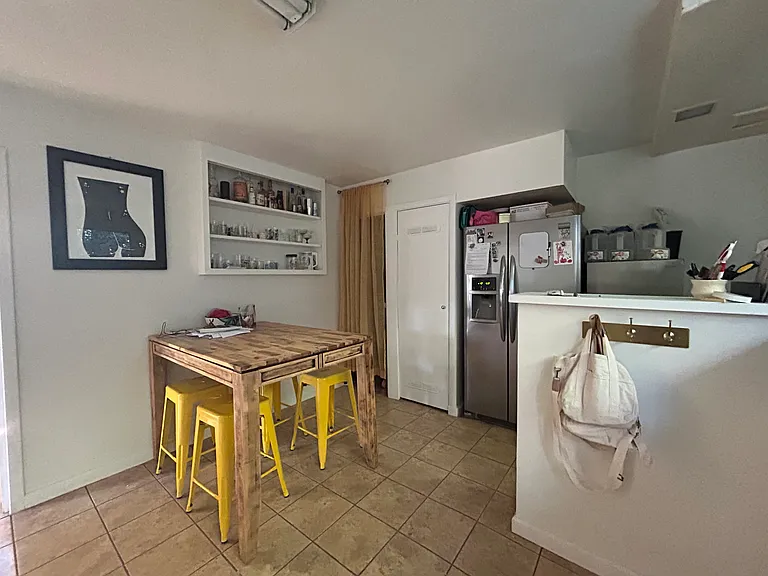 601 Kindred Ln #B — Photo 5