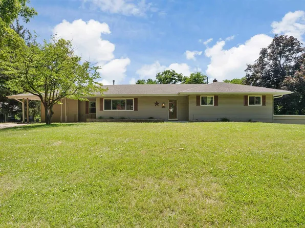 515 Woodland Dr, Clinton, IA 52732