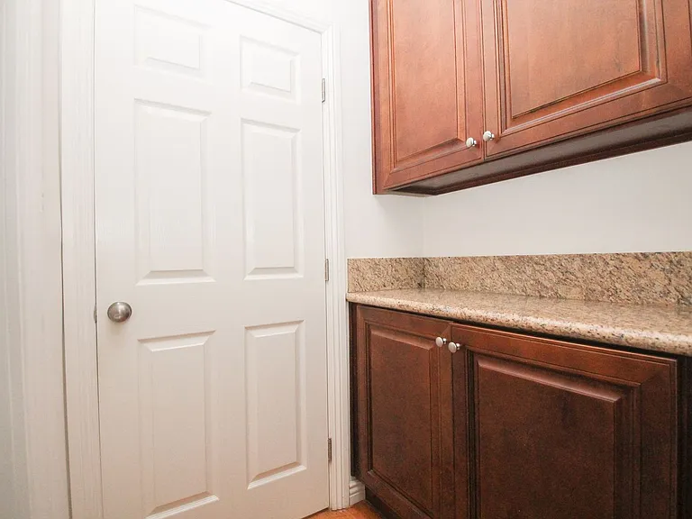 3375 Manning Ave — Photo 3