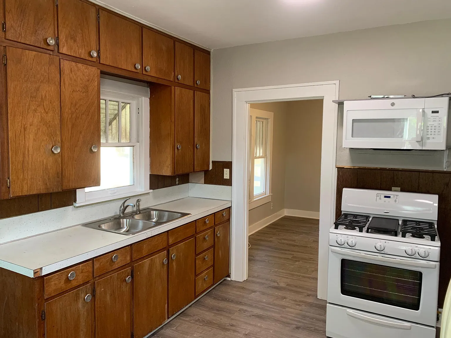 2 bed, 994 sqft, $995 — Photo 4