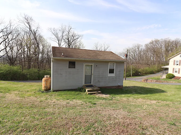 350 Adamstown Rd #C — Photo 3