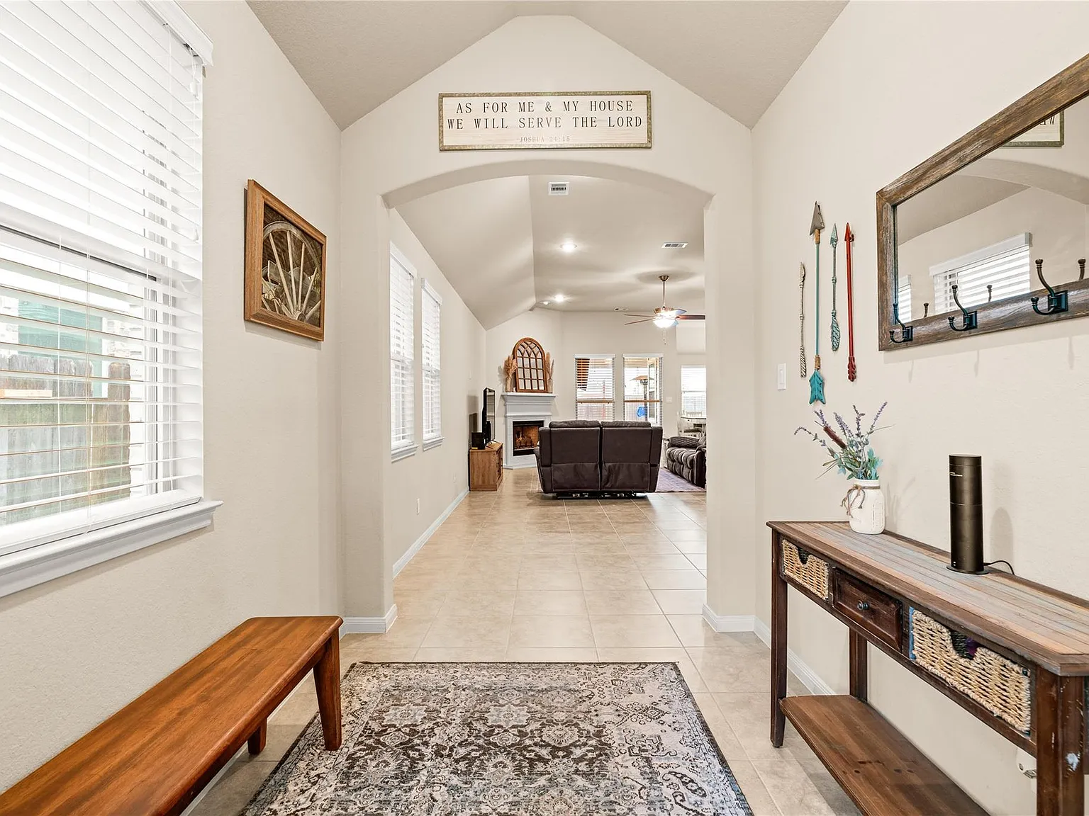 3 bed, 2.0 bath, 2009 sqft, $2,300 — Photo 4