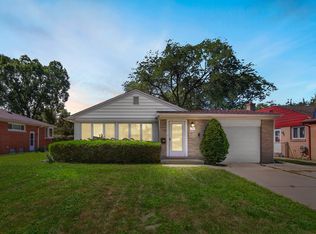 705 W Cathy Ln, Mount Prospect, IL 60056