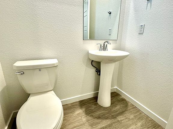 5th image of 243 Dock Cir