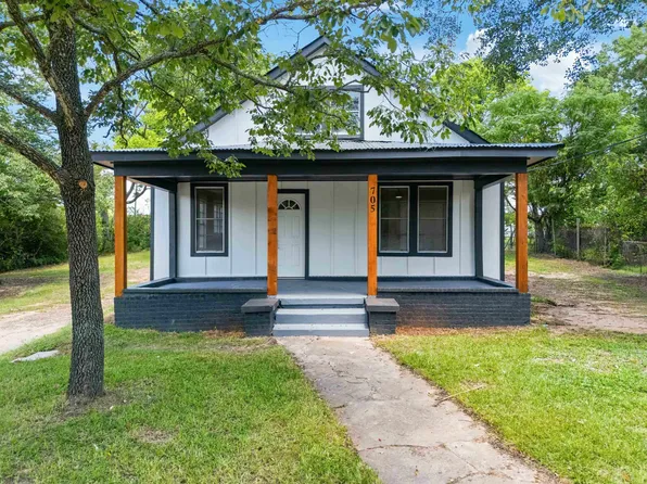 705 Nathan St, Marshall, TX 75670