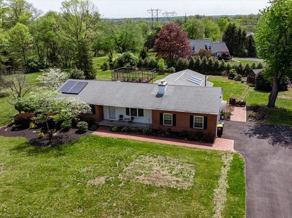 25 Acoma Ln, Collegeville, PA 19426