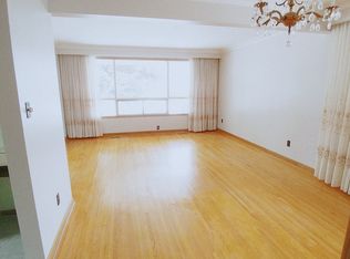 199 Pemberton Ave #3, Toronto, ON M2M1Y9