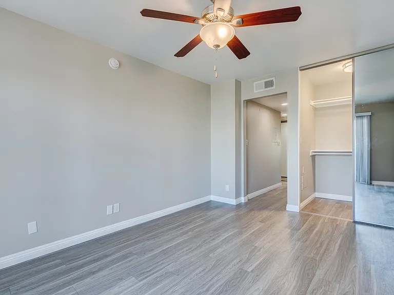 Laurel Villa — Photo 39