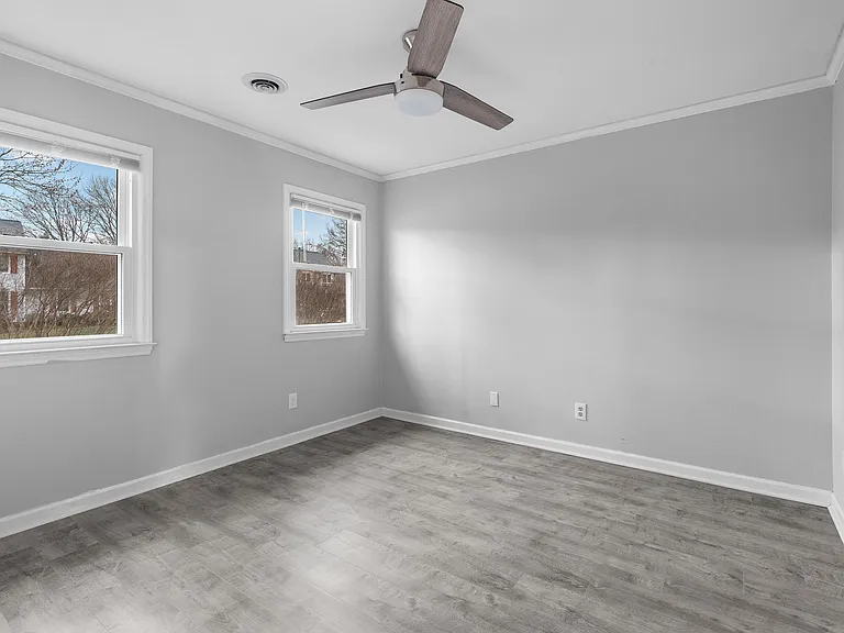 502 Westfield Ln — Photo 36