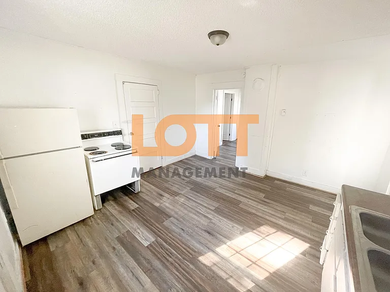 403 Old Paris Mountain Rd — Photo 11