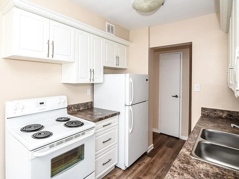 90 King St E #88 — Photo 12