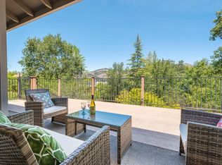 408 Oak Brook Pl, Santa Rosa, CA 95409