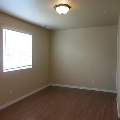 140 Curry Dr — Photo 3