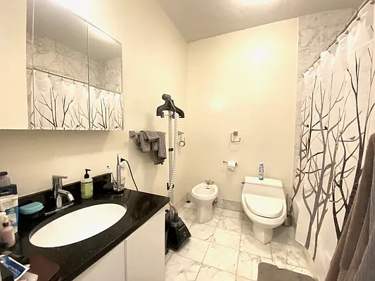 Rented by Bond New York | media 4