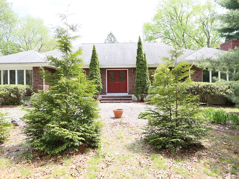 1 Piper Rd — Photo 1