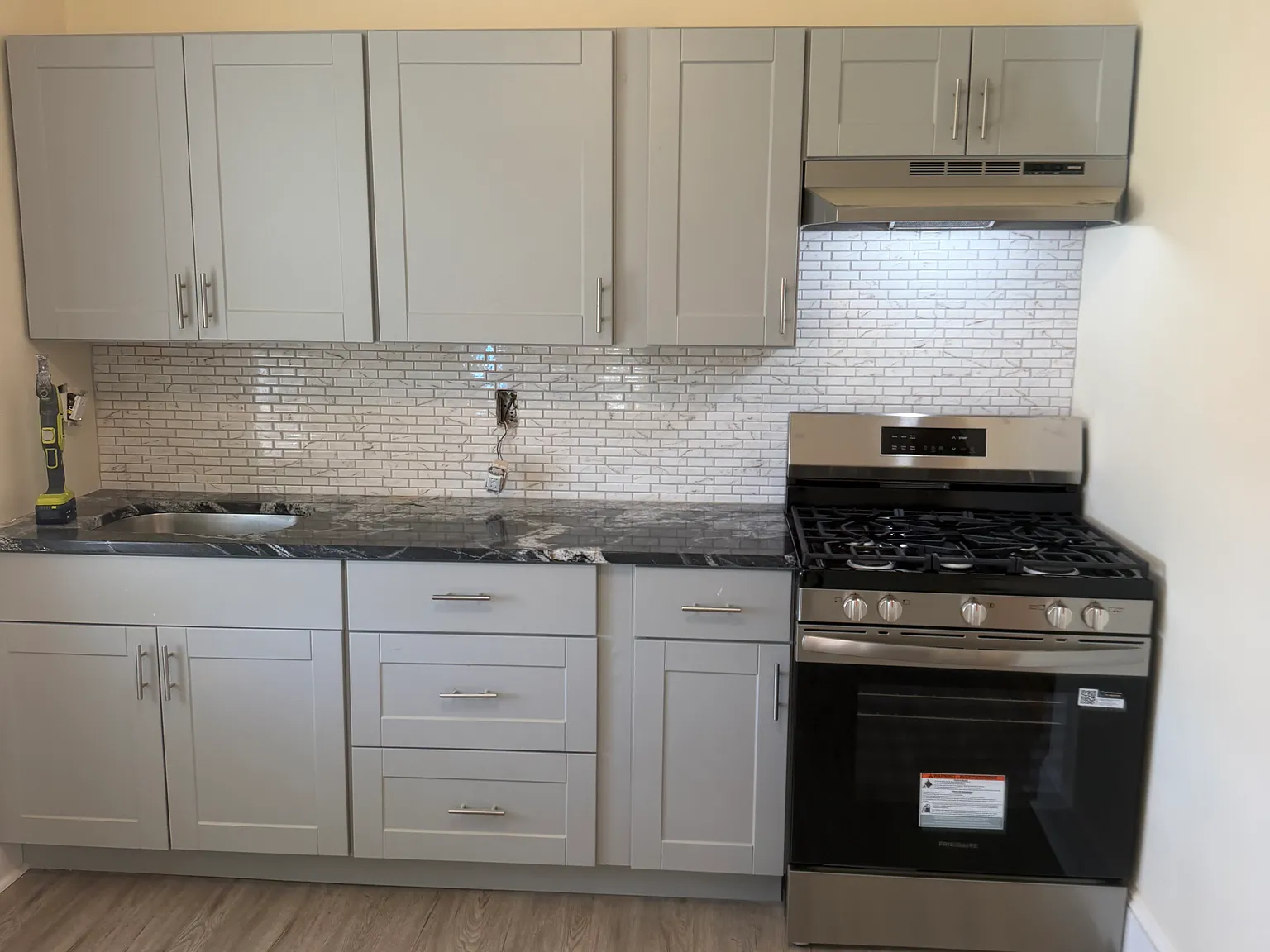 2 bed, 1000 sqft, $2,495 — Photo 3